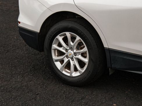 Used 2018 Chevrolet Equinox LT FWD image 4