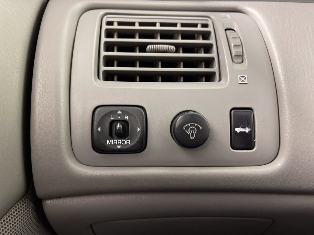 Used 2001 Toyota Avalon XLS w/ Option Pkg 6 FWD image 27