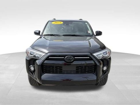 Used 2023 Toyota 4Runner SR5 Premium w/ Moonroof Package RWD image 7