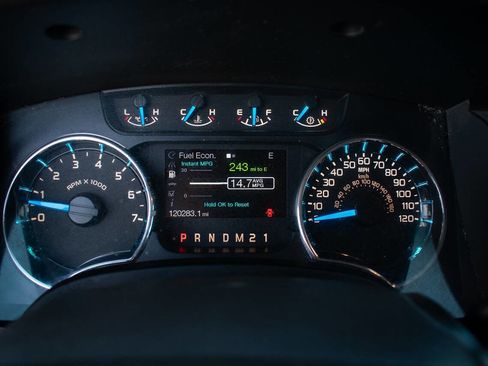 Used 2013 Ford F150 XLT w/ Mid Equipment Group image 20