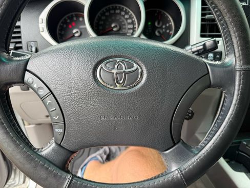 Used 2003 Toyota 4Runner Limited w/ 4Runner Convenience Pkg AWD/4WD image 21