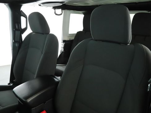 Used 2021 Jeep Wrangler Unlimited Sport image 4