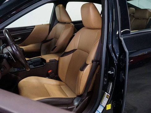 Used 2021 Lexus ES 250 w/ Premium Package image 9