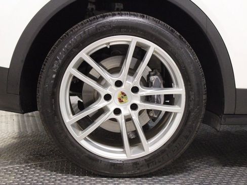 Certified 2019 Porsche Cayenne E-Hybrid image 13