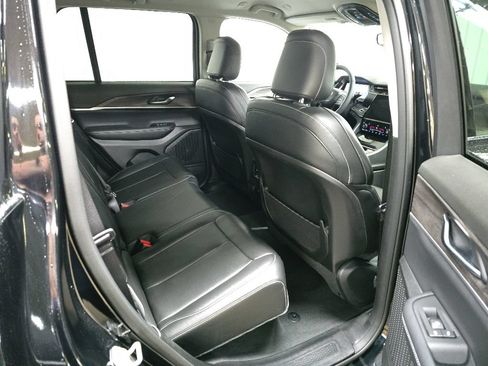 Used 2023 Jeep Grand Cherokee Limited AWD/4WD image 20