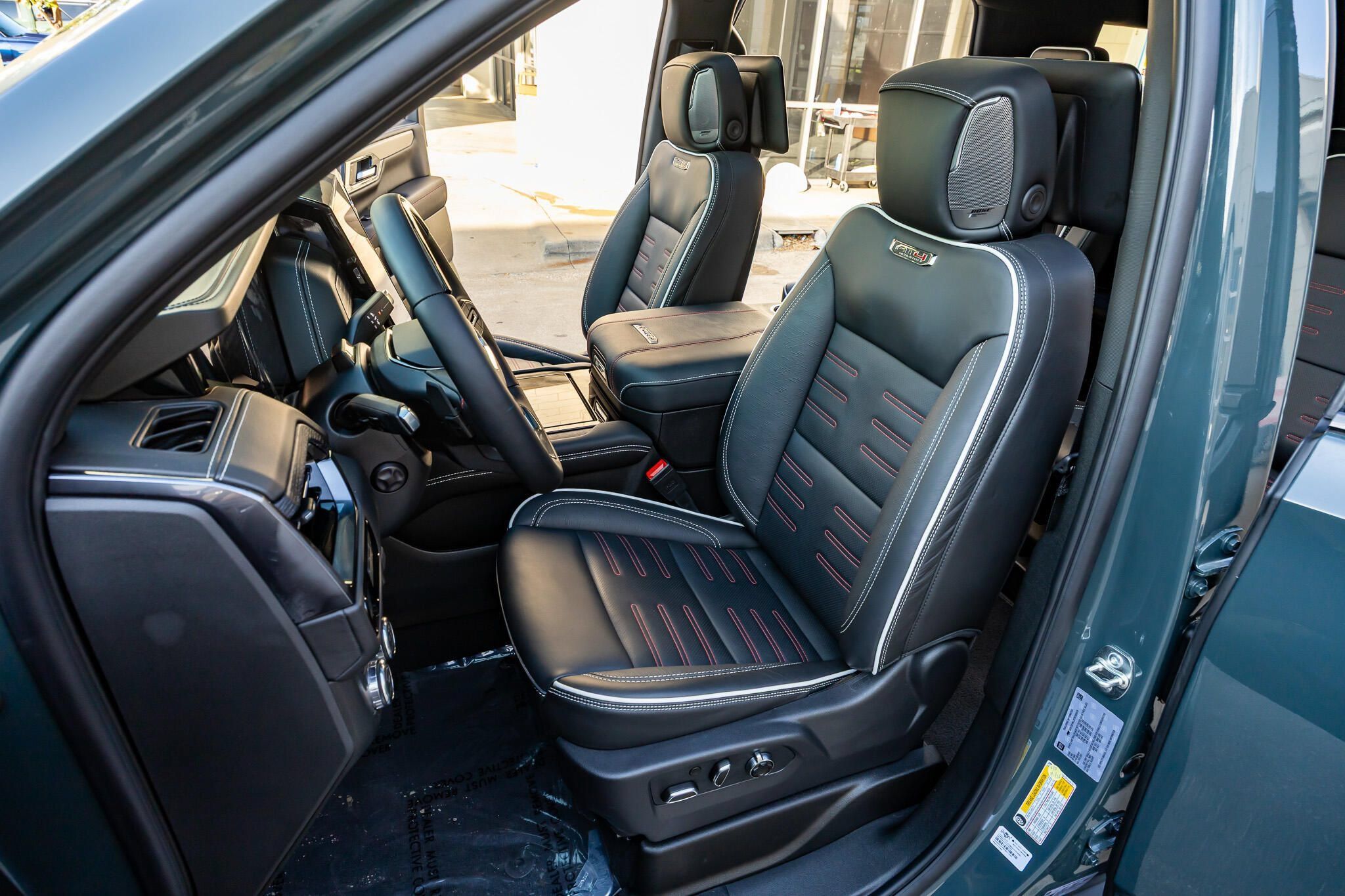 Used 2026 GMC Yukon AT4 Ultimate AWD/4WD image 30