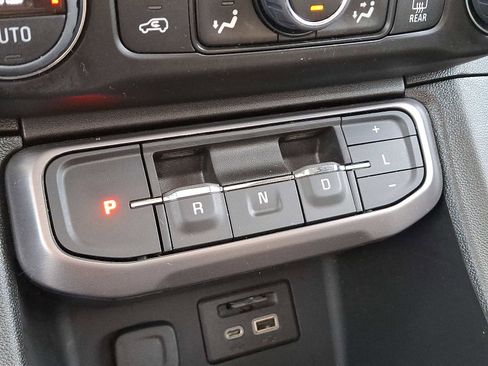 Used 2023 GMC Acadia AT4 w/ Technology Package image 15