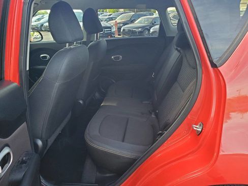 Used 2016 Kia Soul + image 14