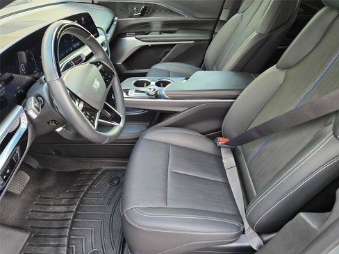 Used 2024 Cadillac Lyriq Sport RWD image 11