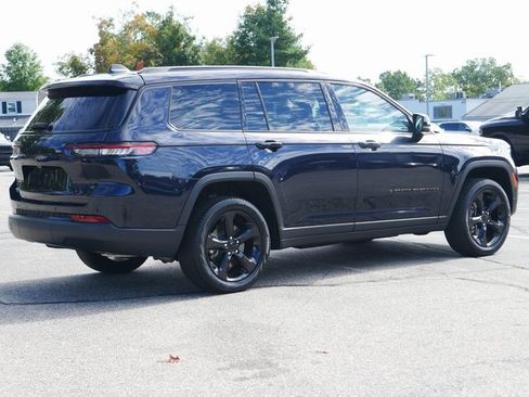 Used 2024 Jeep Grand Cherokee L Limited w/ Black Appearance Package image 6