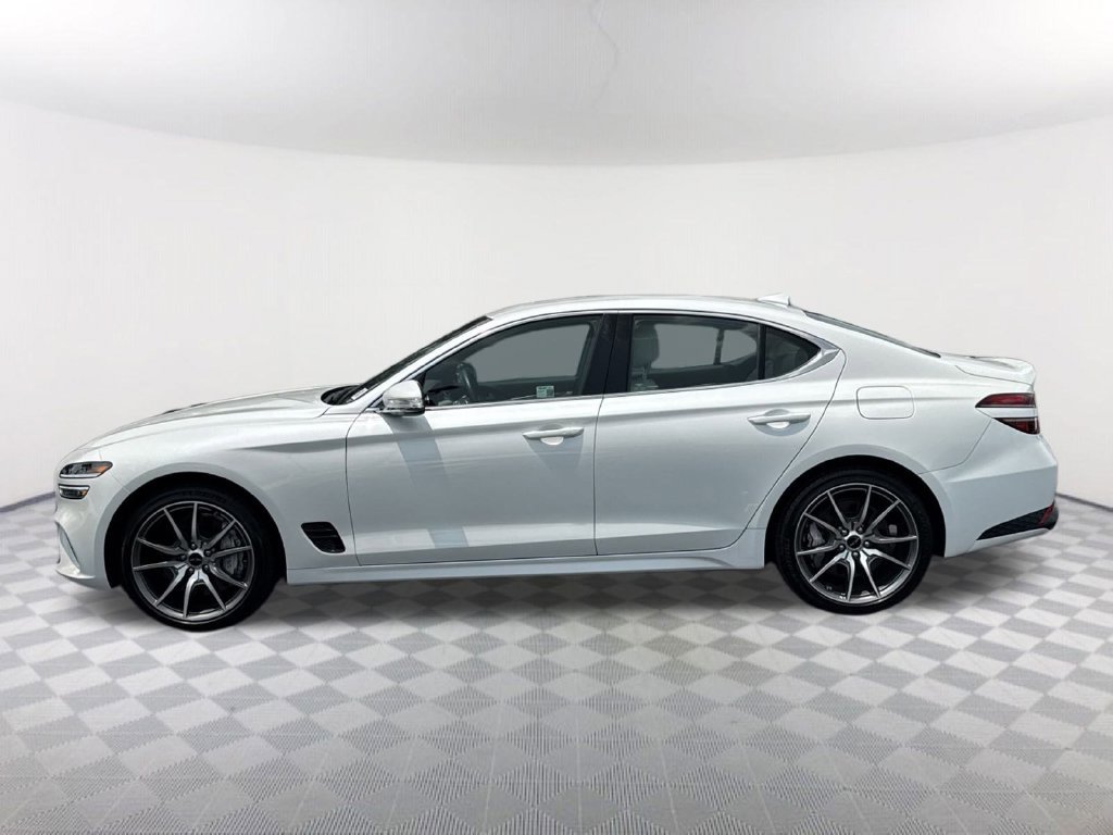 Used 2025 Genesis G70 2.5T RWD image 8