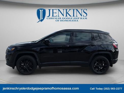 New 2026 Jeep Compass Latitude image 4