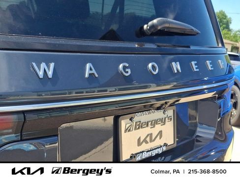 Used 2024 Jeep Wagoneer L Series II w/ Flexible Seating Group AWD/4WD image 33