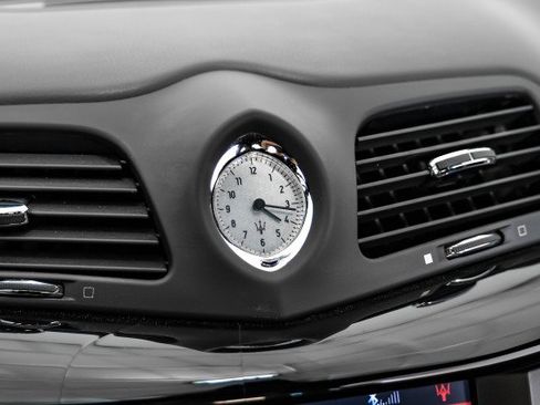 Used 2014 Maserati GranTurismo MC image 33