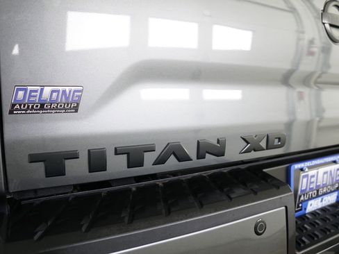 Used 2018 Nissan Titan SL w/ Midnight Edition image 11