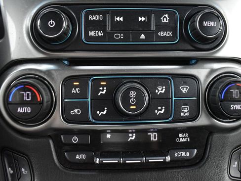 Used 2020 Chevrolet Suburban LT image 18