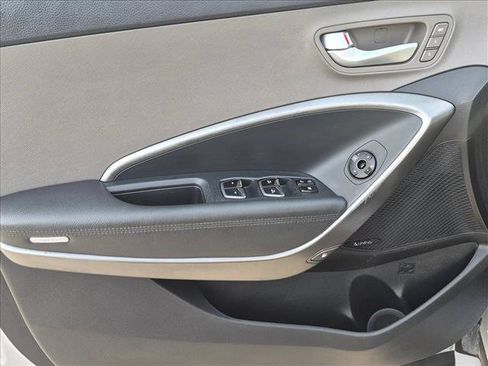 Used 2018 Hyundai Santa Fe Limited FWD image 17