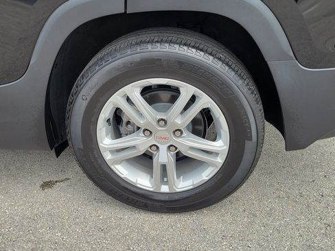 Used 2024 GMC Terrain SLE FWD image 27