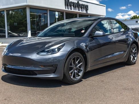 Used 2022 Tesla Model 3 RWD image 4