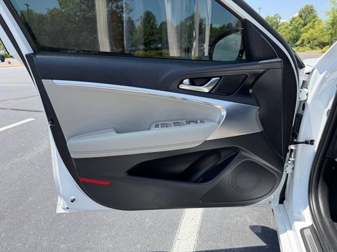 Used 2020 Genesis G70 2.0T RWD image 11