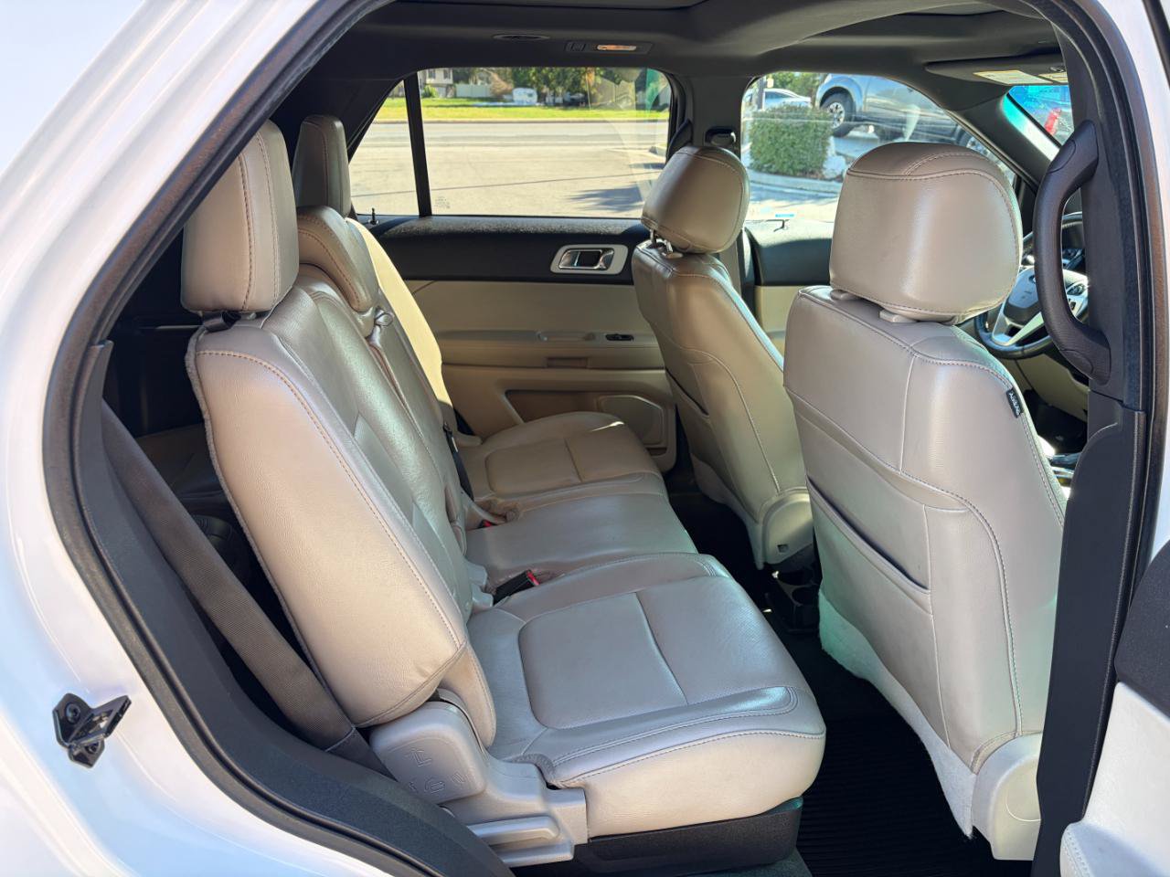 Used 2015 Ford Explorer Limited w/ Equipment Group 302A AWD/4WD image 8
