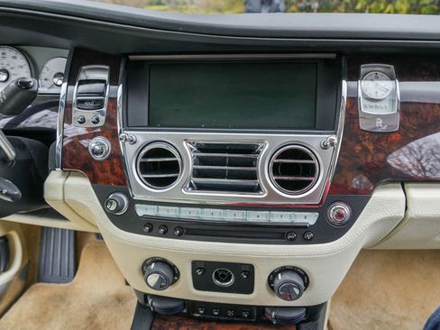 Used 2011 Rolls-Royce Ghost image 48