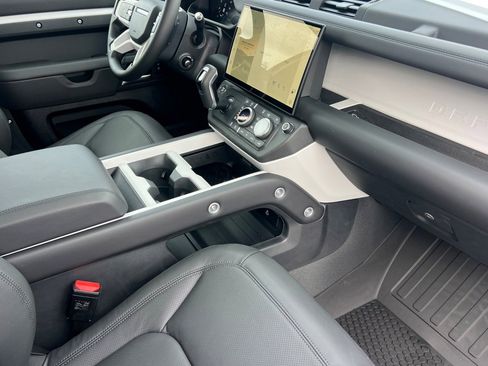 New 2026 Land Rover Defender 110 S image 27