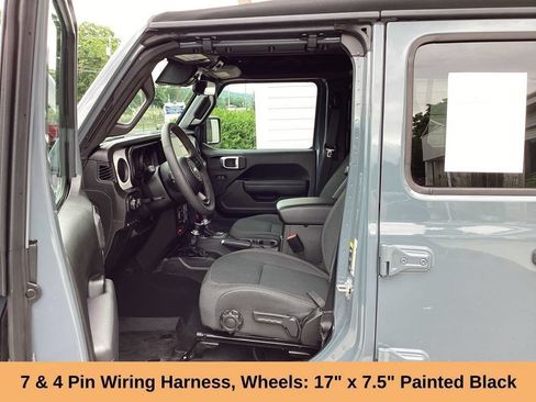 Used 2024 Jeep Wrangler Unlimited AWD/4WD image 21