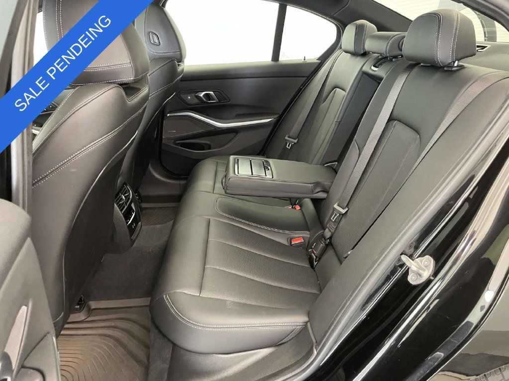 Used 2024 BMW 330i xDrive Sedan w/ Premium Package AWD/4WD image 16