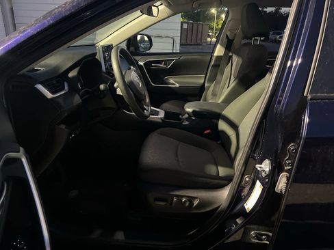 Used 2025 Toyota RAV4 XLE AWD/4WD image 7