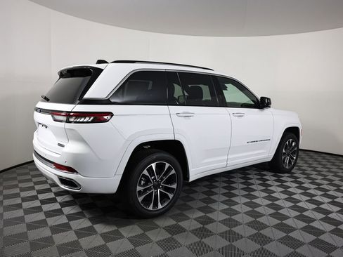 Used 2023 Jeep Grand Cherokee Overland w/ Advanced Protech Group III image 23