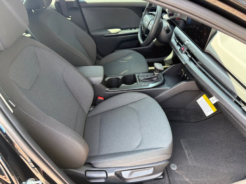 Used 2025 Kia K4 FWD image 13