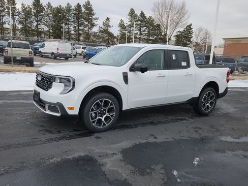 New 2026 Ford Maverick Lariat image 3