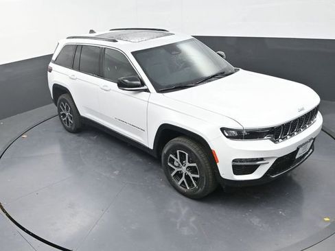 New 2025 Jeep Grand Cherokee Limited w/ Luxury Tech Group II image 12