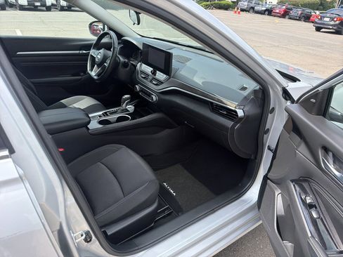 Used 2023 Nissan Altima 2.5 SV w/ SV Premium Package AWD/4WD image 41