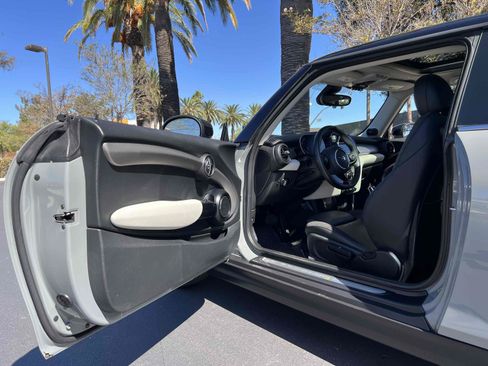 Used 2021 MINI Cooper SE w/ 6.5" Touchscreen Package FWD image 35