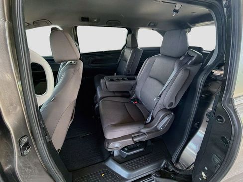 Used 2018 Honda Odyssey EX image 26