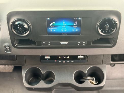 Used 2024 Mercedes-Benz Sprinter 3500 image 17