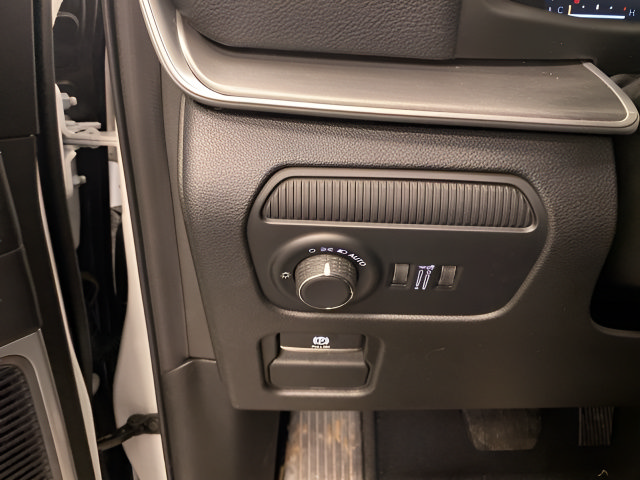 Used 2026 Jeep Grand Wagoneer 4WD w/ Premium Group I image 19