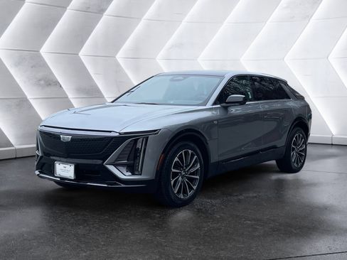 New 2026 Cadillac Lyriq Sport image 2