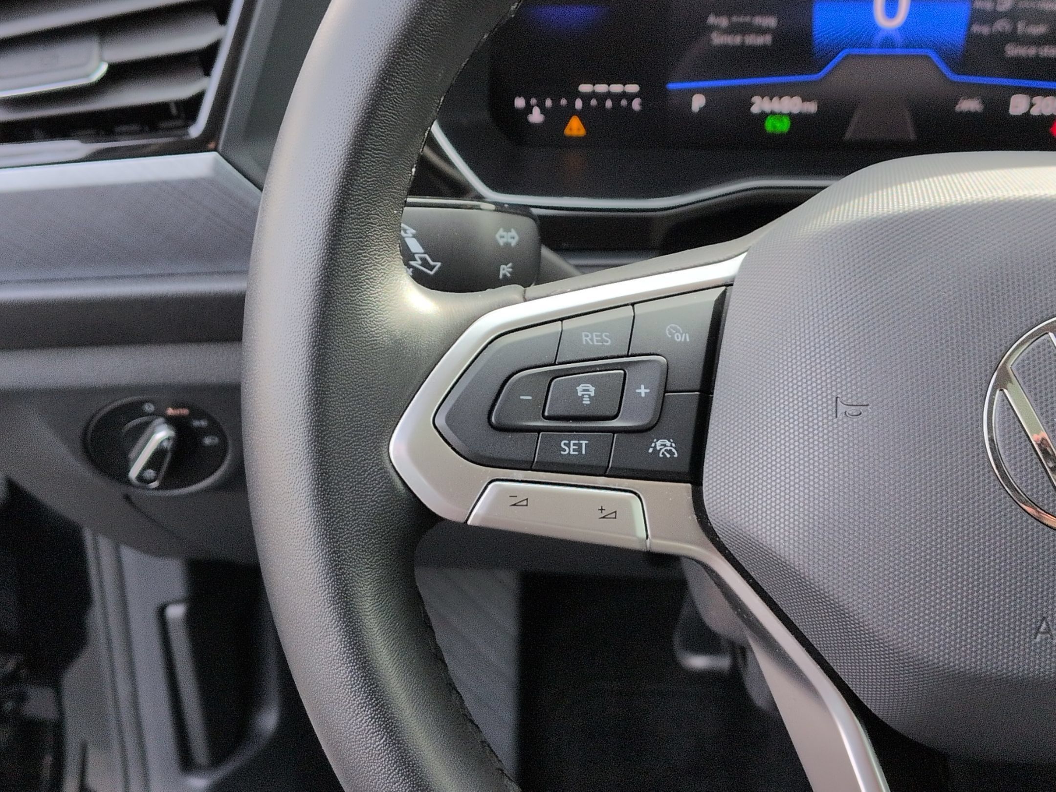Used 2024 Volkswagen Jetta SE FWD image 18