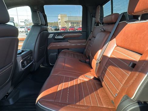 Certified 2025 GMC Sierra 2500 Denali Ultimate image 13