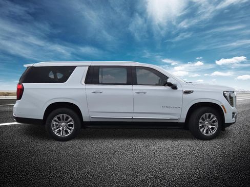 New 2026 GMC Yukon XL Denali w/ LPO, Floor Liner Package AWD/4WD image 20