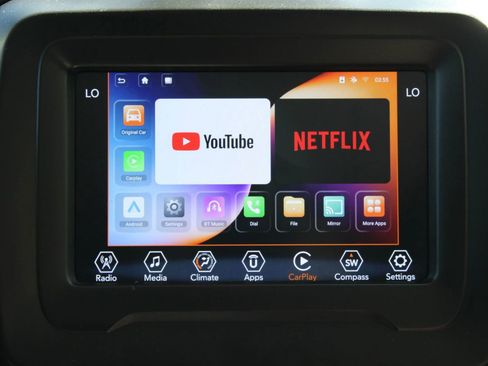 Used 2018 Jeep Renegade Trailhawk AWD/4WD image 22