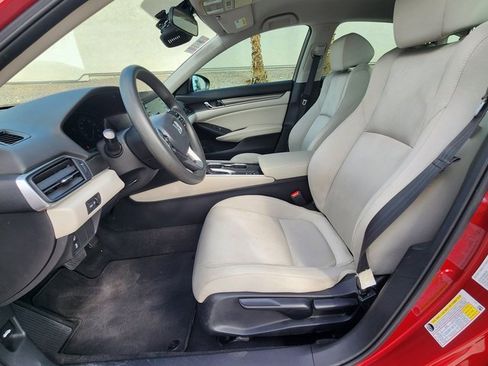Used 2018 Honda Accord LX image 9