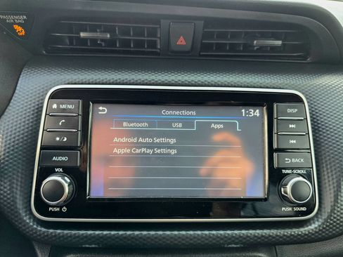 Used 2021 Nissan Kicks S FWD image 31
