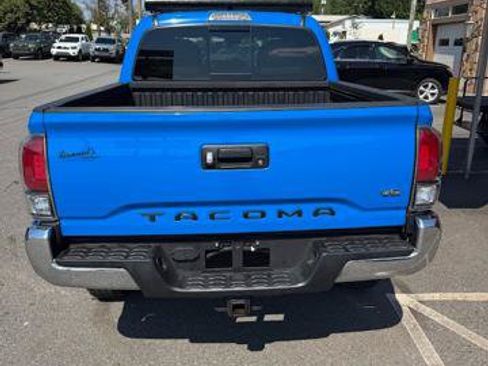 Used 2021 Toyota Tacoma TRD Off-Road AWD/4WD image 5