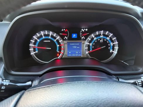 Used 2015 Toyota 4Runner Limited image 12