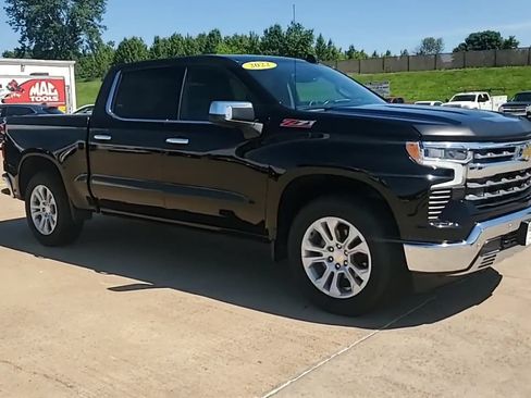 Used 2022 Chevrolet Silverado 1500 LTZ AWD/4WD image 2