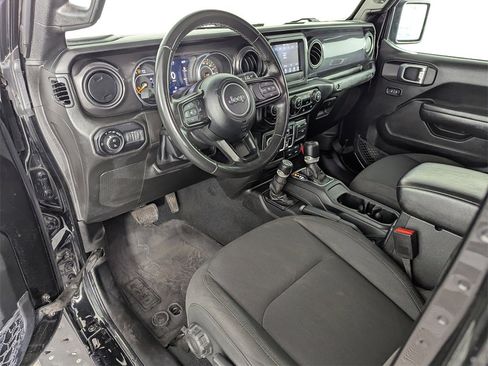 Used 2022 Jeep Gladiator Sport image 11